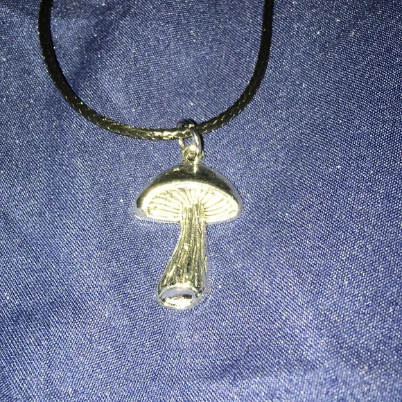 Silver Toned Mushroom Pendant Necklace Artisan New - Picture 3 of 5